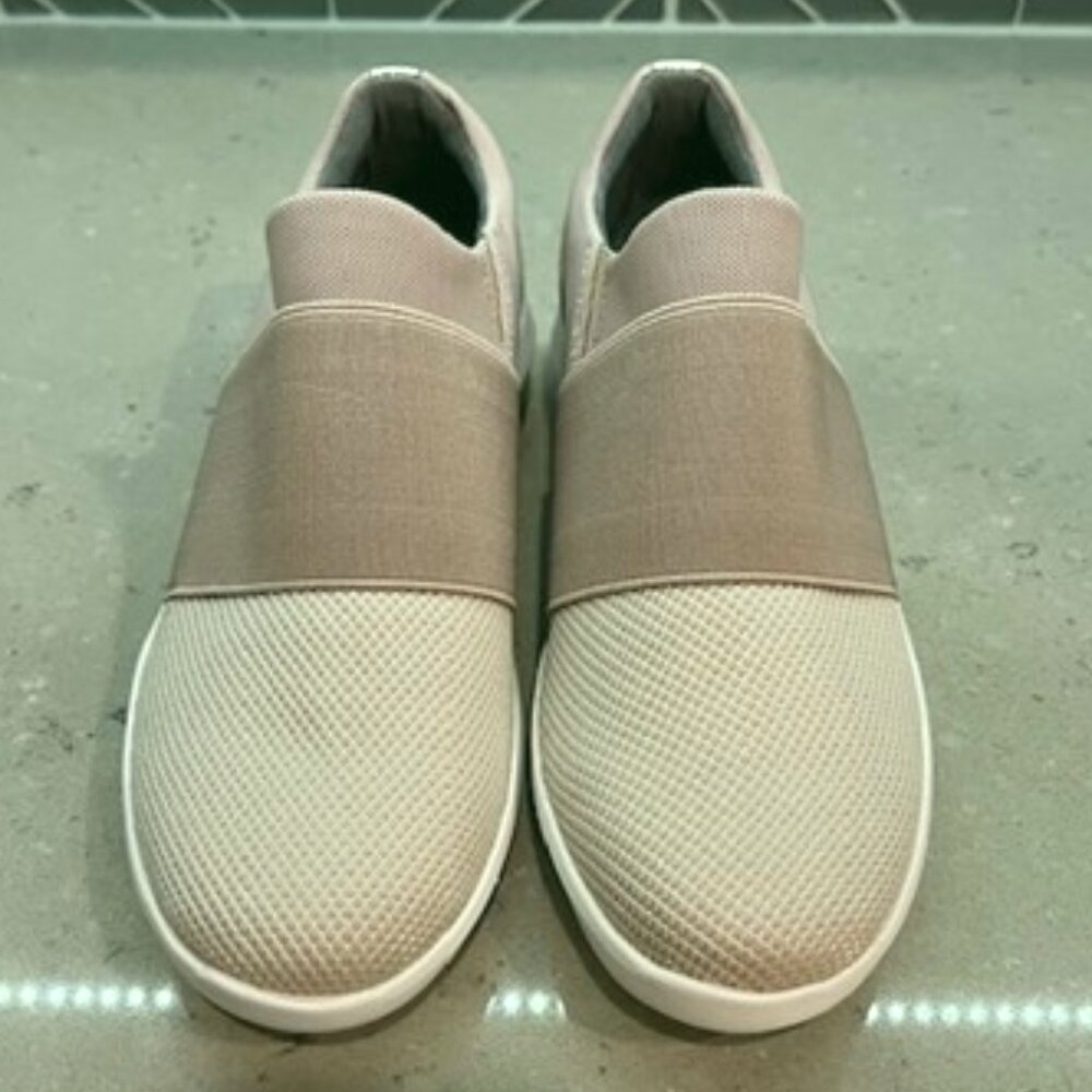 Clark's "Kayleigh Band" Ultimate Comfort Pink Slip-On Sneakers-SIZE 7-NWOT